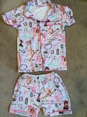 Girls' Pink Taylor Swift Graphic Short Pajama Set